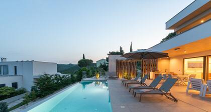 Luxury Villa Horizonte with Pool