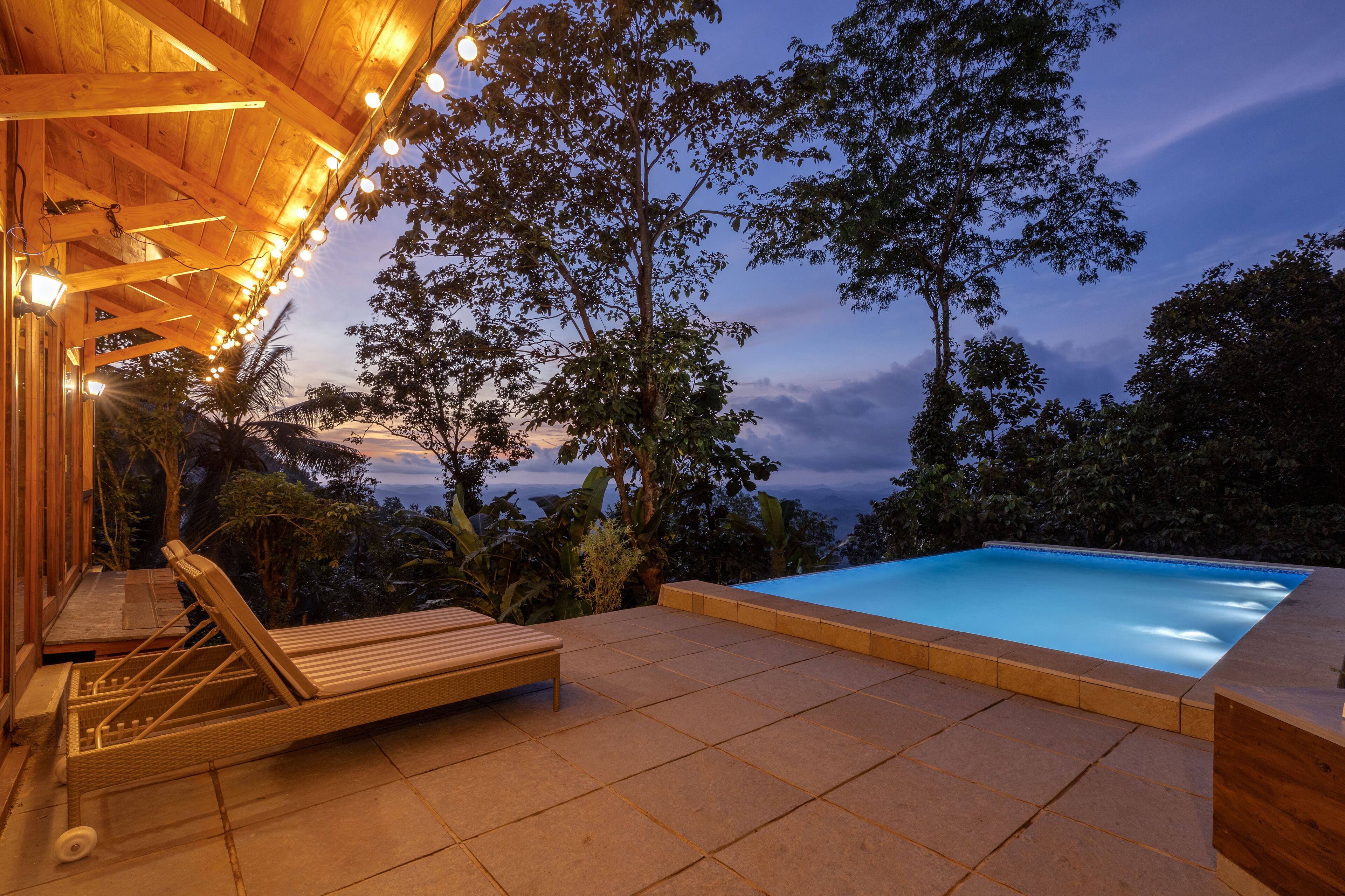 Kolam renang outdoor
