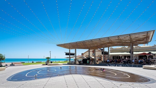 Sports court - Vitamin Sea at Henley Beach (Henley Beach)