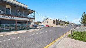 Exterior - Vitamin Sea at Henley Beach (Henley Beach)