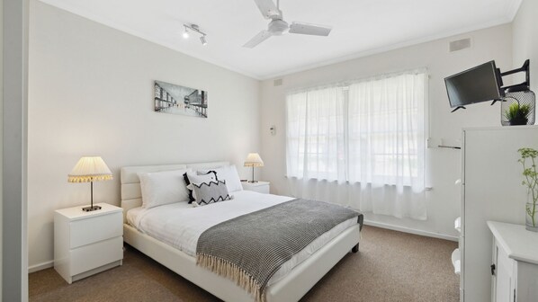 2 habitaciones, tabla de planchar con plancha y wifi gratis 