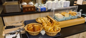 Morgunverðarhlaðborð daglega (9.50 EUR á mann)