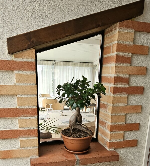 Morgunverðarhlaðborð daglega (9.50 EUR á mann)