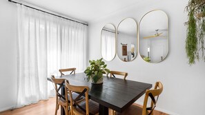 Dining - Villa Del Mar - Belle Escapes Jervis Bay (Vincentia)