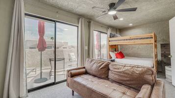 3 bedrooms, desk, iron/ironing board, travel crib