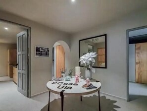 Interior - [10] Downtown Minimalist Loft (Cancún)