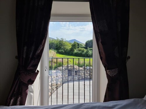 Horseshoe Cottage historic gem near Snowdonia.

