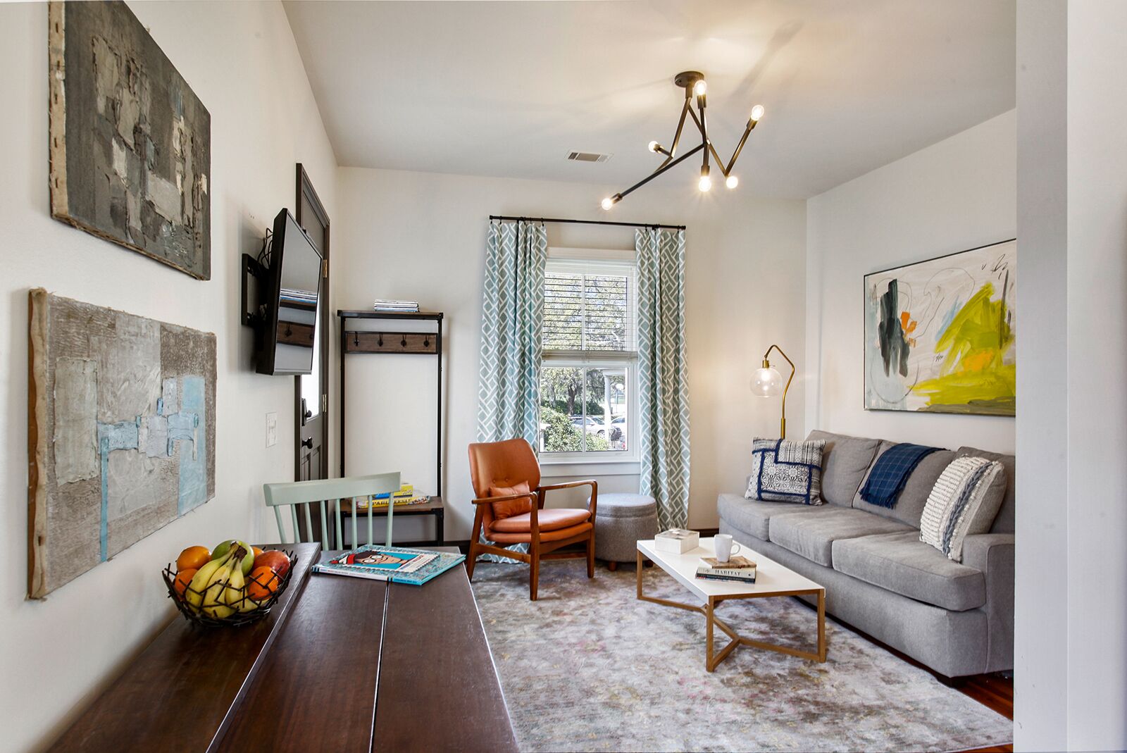 Perfectly Appointed Carriage House on Forsyth Park - NO Cleaning Fees!