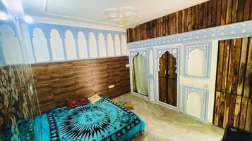 1 bedroom, desk, iron/ironing board, free WiFi