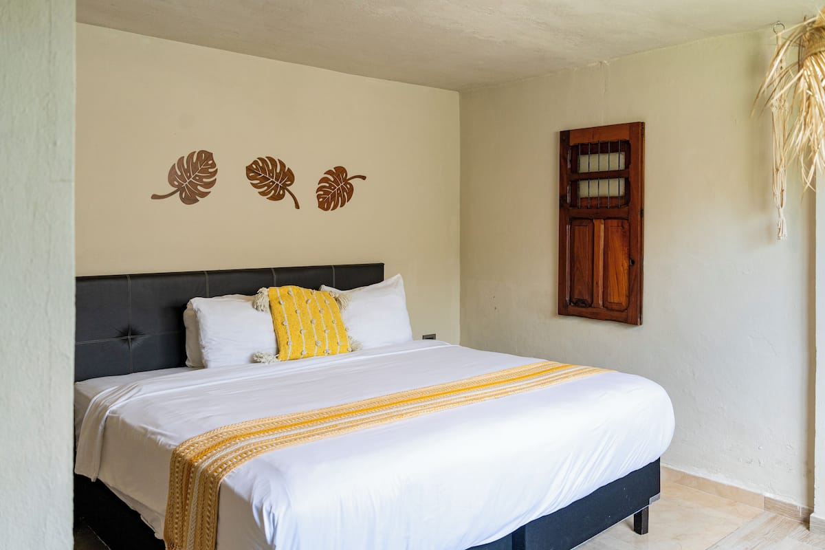 Family Studio Suite, 1 King Bed