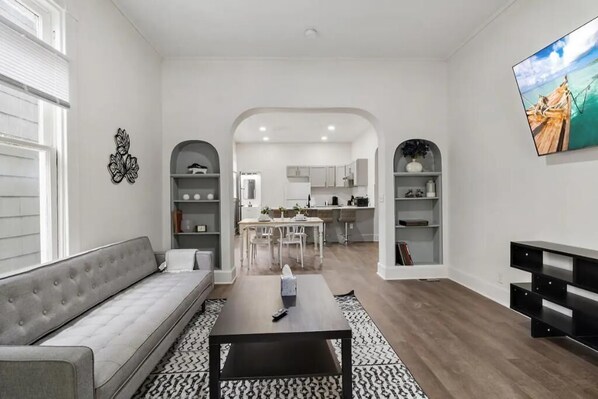 Living area - Modern Apartments Downtown Charm  Ideal Location (Indianapolis)