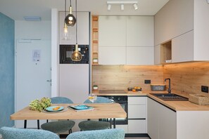 Fridge, microwave, oven, stovetop
