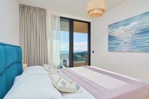 Unclassified image, 5 of 31, button - Hedera Estate, Hedera A44 (Dubrovnik)