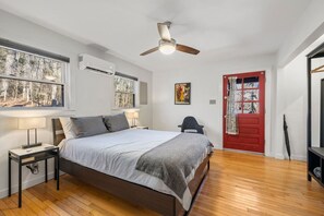 3 bedrooms, desk, iron/ironing board, WiFi