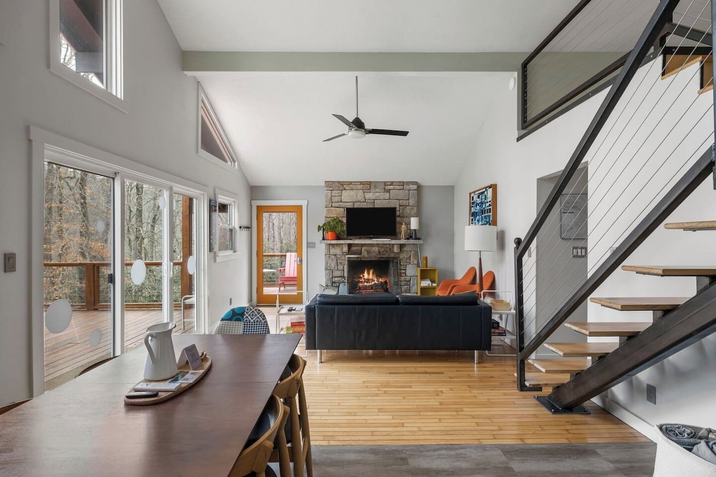 TV, fireplace, stereo