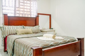 2 bedrooms, iron/ironing board, WiFi, bed sheets