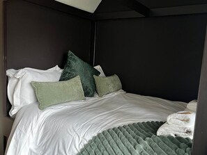 1 quarto, ferros/tábuas de passar roupa, Wi-Fi, roupa de cama