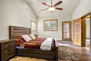 4 chambres, coffres-forts dans les chambres, lit parapluie