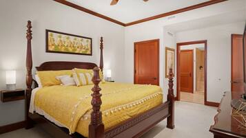 3 bedrooms, desk, iron/ironing board, travel crib