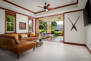 تلفزيون ذكي، ألعاب فيديو، كُتُب