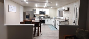 Old Town Florence getaway, walking distance to shops and restaurants.