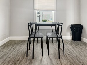 Suite | In-room dining