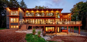 Exterior - Stunning inside and out! Words don’t do it justice! Experience it for yourself! (North Kawartha)