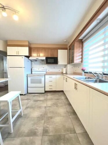 Lovely spacious 2bdr Apt | Bel spacieux 2 chambres