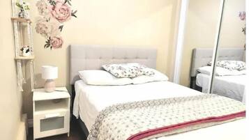 2 chambres, fer et planche à repasser, accès au Wi-Fi (inclus)