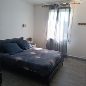 3 Schlafzimmer, Reisekinderbett, kostenloses WLAN