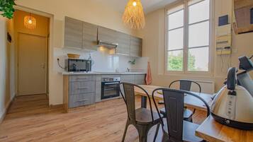 Microwave, oven, coffee/tea maker, toaster
