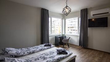 2 bedrooms, iron/ironing board, WiFi, bed sheets
