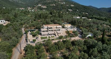 Elpida Luxury Apartments & Suites