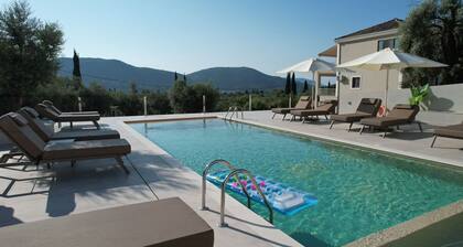 Elpida Luxury Apartments & Suites