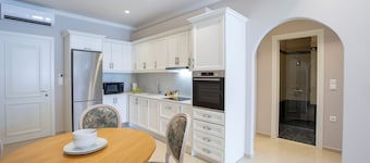 VK Luxury Suites - Private Parking - Adults Only
