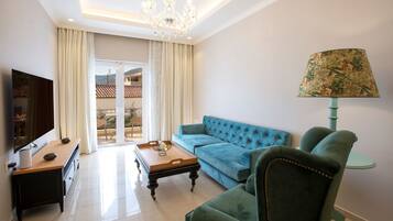 Suite, Smoking | 6 bedrooms