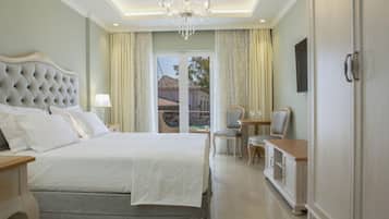 Suite, Smoking | 6 bedrooms