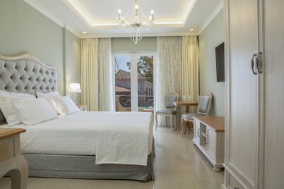 VK Luxury Suites - Private Parking - Adults Only