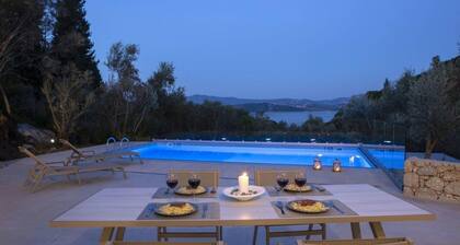 Villas Harriet - With Sea View and Near the sea