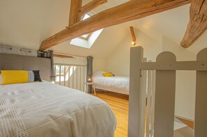 2 室のベッドルーム、旅行用ベビーベッド、WiFi (無料)