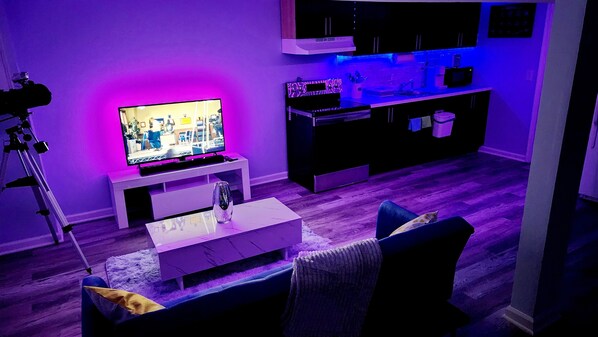 Smart-tv, en stereo och datorskärmar