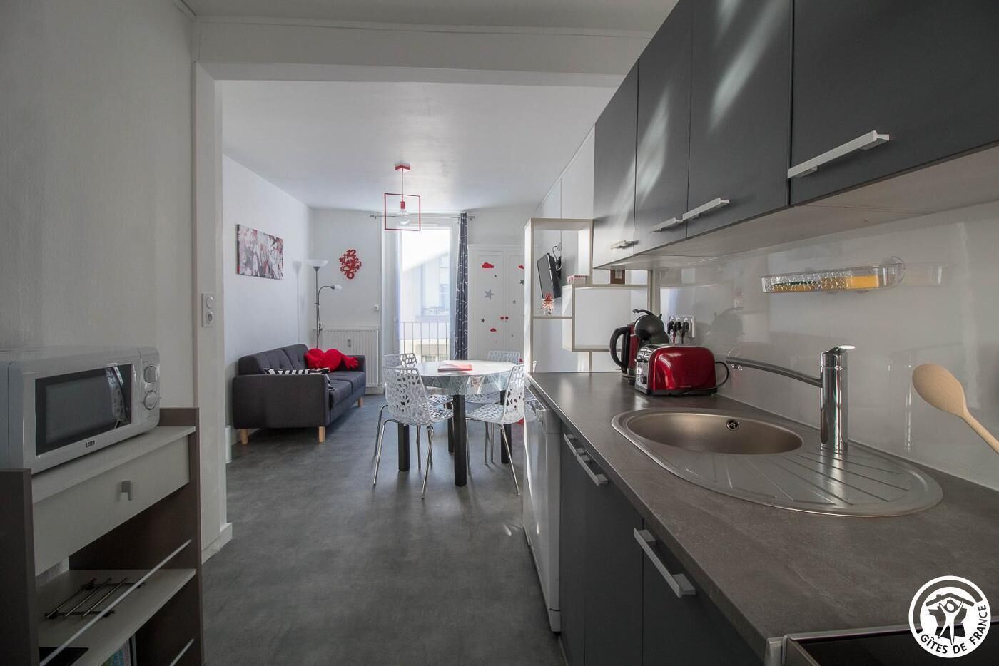 Frigorifero, microonde, forno, lavastoviglie