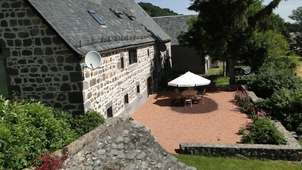 Unclassified image, 1 of 8, button - LES Marmottes - Chambon-sur-lac (CHAMBON-SUR-LAC)