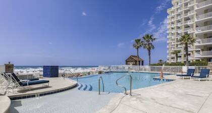Cozy beach condo with many amenities for fun and relaxation conveniently located