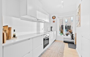 Kühlschrank, Herdplatte, Geschirrspüler