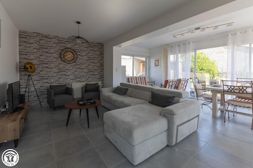 LE 10 - VOLVIC - Gîte