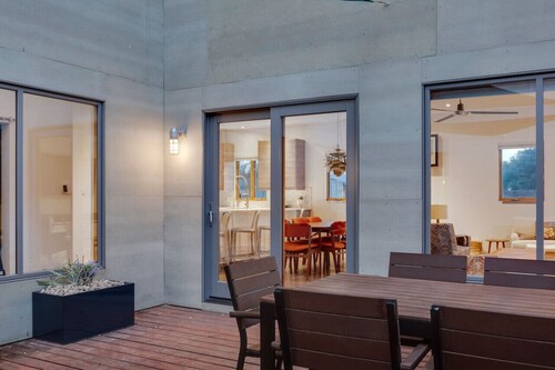 Taos Seasons - "Luxury Taos Retreat – Experience the Seasonal Bliss"