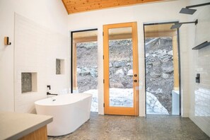 Sèche-cheveux, serviettes fournies