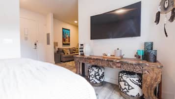 Bureau, Wi-Fi, draps fournis