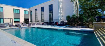 Comfort Studios, 1 Queen(Mumbai)